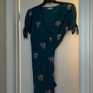 Willow and ivy wrap dress new w/o tags never been worn size large
